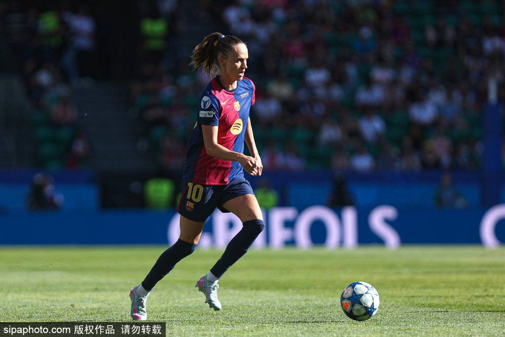 官宣！恩根自由身投里昂，巴萨女足王朝基石动摇？球迷：为何放她走！