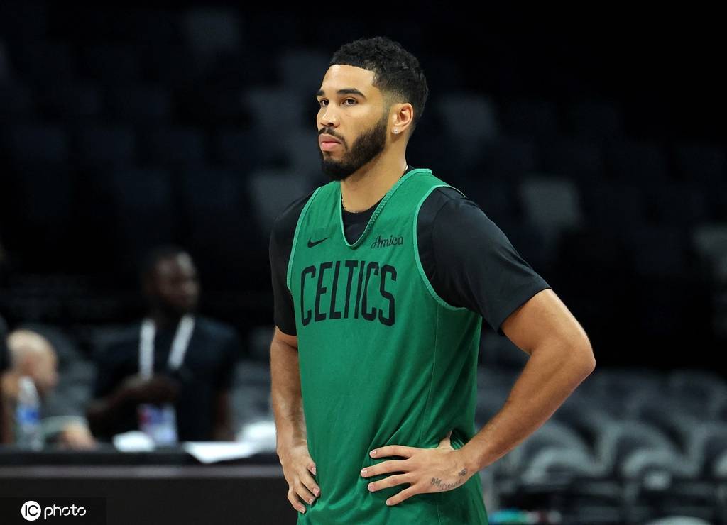 塔图姆:受伤之后哭了两小时 一度不想继续打球了